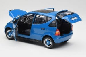 Mercedes A-Class W168 アジュールブルー Maisto 1:18 50311 メタル - 画像 5/8