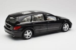 Mercedes R-Class W251 オブシディアン ブラック Minichamps 1:18 150034601 メタル - 画像 3/8