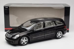 Mercedes R-Class W251 オブシディアン ブラック Minichamps 1:18 150034601 メタル - 画像 8/8