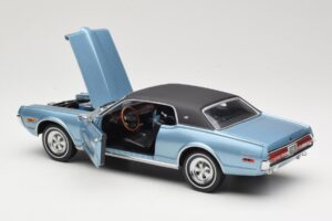 Mercury Cougar XR-7 ブルー Sun Star 1:18 1562 メタル - 画像 5/8