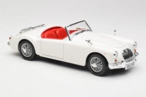 MGA Roadster Old English White Revell 1:18 08455 メタル - 画像 6/8