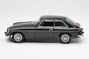 MGB GT Mk2 クーペ レーシング グリーン AUTOart 1:18 76602 メタル - 画像 4/8