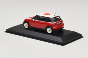 Mini Cooper レッド ジャパンフラッグ Minichamps 1:43 80420309024-R1 メタル - 画像 3/5