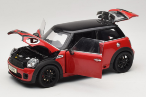 Mini Cooper John Cooper Works R56 レッド & ブラック Kyosho 1:18 80430419909 メタル - 画像 2/8