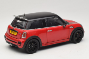 Mini Cooper John Cooper Works R56 レッド & ブラック Kyosho 1:18 80430419909 メタル - 画像 3/8
