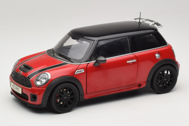 Mini Cooper John Cooper Works R56 レッド & ブラック Kyosho 1:18 80430419909 メタル