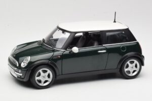Mini Cooper Mk7 グリーン Maisto 1:18 7271336 メタル