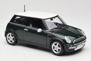 Mini Cooper Mk7 グリーン Maisto 1:18 7271336 メタル - 画像 6/8