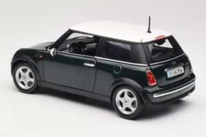 Mini Cooper Mk7 グリーン Maisto 1:18 7271336 メタル - 画像 7/8