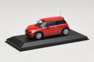Mini Cooper One R50 Aero レッド Minichamps 1:43 431138272 メタル - 画像 3/4