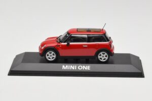 Mini One R50 レッド レッドルーフ Minichamps 1:43 MINI001 メタル
