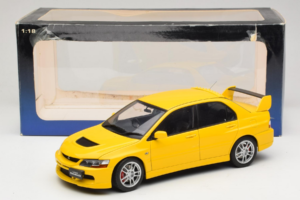 Mitsubishi Lancer Evolution IX GSR イエロー AUTOart 1:18 77192 メタル - 画像 8/8