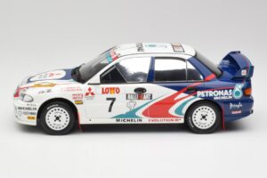 Mitsubishi Lancer Evo 3 Group A #4 T. Makinen / S. Harjanne Rally Australia 1996 Otto 1:18 OT475 レジン - 画像 3/6
