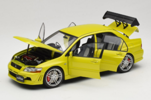 Mitsubishi Lancer Evo VII Mustard Yellow AUTOart 1:18 77166 メタル - 画像 2/8