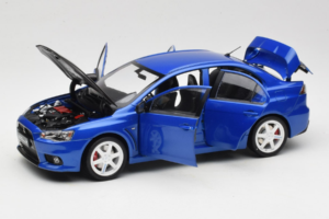 Mitsubishi Lancer Evolution X ブルー OEM 1:18 MLE01 メタル - 画像 2/8
