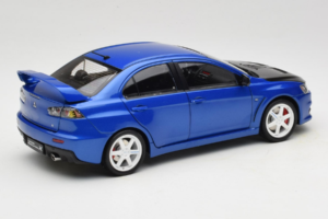 Mitsubishi Lancer Evolution X ブルー OEM 1:18 MLE01 メタル - 画像 3/8