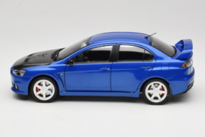 Mitsubishi Lancer Evolution X ブルー OEM 1:18 MLE01 メタル - 画像 4/8