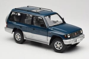 Mitsubishi Pajero V20 LWB ブルー & シルバー Sun Star 1:18 1212 メタル - 画像 6/8