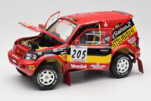 Mitsubishi Pajero Rallye Raid #205 Paris-Dakar Rally 2001 Solido 1:18 9022 メタル - 画像 2/8