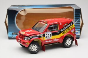 Mitsubishi Pajero Rallye Raid #205 Paris-Dakar Rally 2001 Solido 1:18 9022 メタル - 画像 8/8
