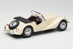 Morgan 4/4 Series II ホワイト Kyosho 1:18 08111W メタル - 画像 3/8