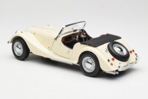 Morgan 4/4 Series II ホワイト Kyosho 1:18 08111W メタル - 画像 7/8