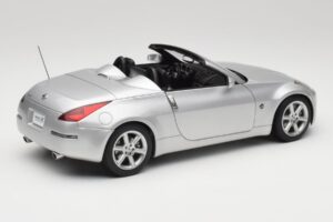 Nissan 350Z Z33 Roadster Diamond シルバー AUTOart 1:18 77371 メタル - 画像 3/8