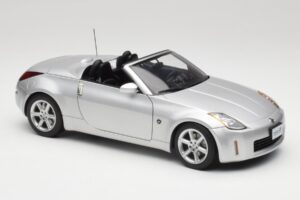Nissan 350Z Z33 Roadster Diamond シルバー AUTOart 1:18 77371 メタル - 画像 6/8