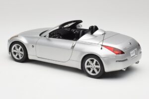 Nissan 350Z Z33 Roadster Diamond シルバー AUTOart 1:18 77371 メタル - 画像 7/8