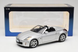 Nissan 350Z Z33 Roadster Diamond シルバー AUTOart 1:18 77371 メタル - 画像 8/8