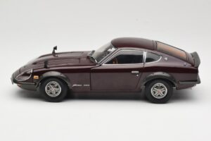Nissan Fairlady 240Z-G S30 マルーン Kyosho 1:18 08212M メタル - 画像 4/8