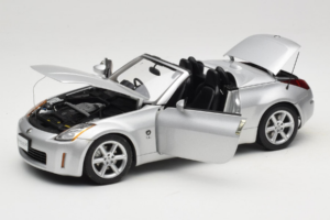 Nissan Fairlady Z Z33 Roadster Diamond Silver AUTOart 1:18 77376 メタル - 画像 2/8
