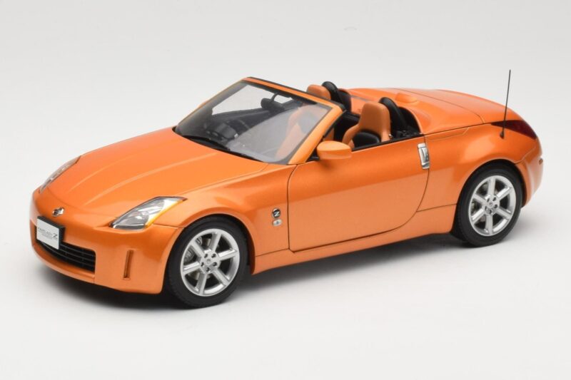 Nissan Fairlady Z Z33 Roadster Sunset Orange AUTOart 1:18 Nissan Fairlady Z Z33 Roadster Sunset Orange AUTOart 1:18 77377 メタル