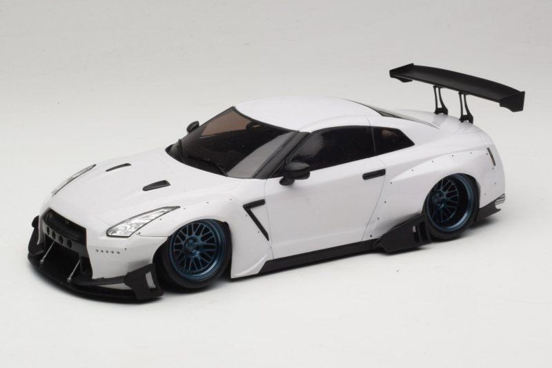Nissan GT-R R35 Boost Wars 2 ホワイト Jp Kraemo 1:18 KRAEMO001 メタル