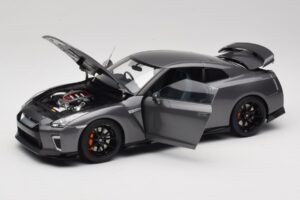 Nissan GT-R R35 Track Edition NISMO Gun Metallic MotorHelix 1:18 M83507 メタル - 画像 2/8