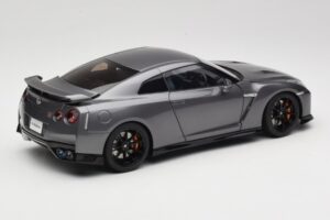Nissan GT-R R35 Track Edition NISMO Gun Metallic MotorHelix 1:18 M83507 メタル - 画像 3/8
