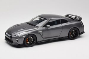 Nissan GT-R R35 Track Edition NISMO Gun Metallic MotorHelix 1:18 M83507 メタル