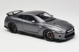 Nissan GT-R R35 Track Edition NISMO Gun Metallic MotorHelix 1:18 M83507 メタル - 画像 6/8