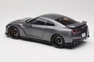 Nissan GT-R R35 Track Edition NISMO Gun Metallic MotorHelix 1:18 M83507 メタル - 画像 7/8