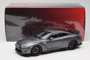 Nissan GT-R R35 Track Edition NISMO Gun Metallic MotorHelix 1:18 M83507 メタル - 画像 8/8