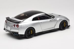 Nissan GT-R R35 Track Edition NISMO T-Spec Ultimate Metal Silver MotorHelix 1:18 M83517 メタル - 画像 3/8