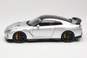 Nissan GT-R R35 Track Edition NISMO T-Spec Ultimate Metal Silver MotorHelix 1:18 M83517 メタル - 画像 4/8