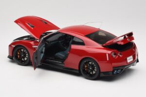 Nissan GT-R R35 Track Edition NISMO Vibrant Red MotorHelix 1:18 M83511 メタル - 画像 5/8