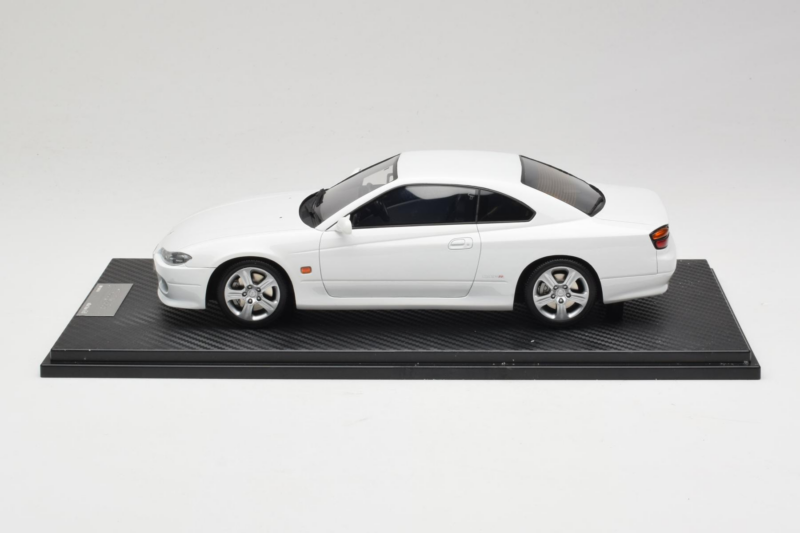 Nissan Silvia S15 Spec-S ホワイト Cracked Plexi One Model 1:18 REMC034 メタル