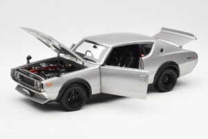 Nissan Skyline 2000 GT-R KPGC110 シルバー Kyosho 1:18 08255S メタル - 画像 2/8