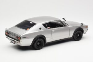 Nissan Skyline 2000 GT-R KPGC110 シルバー Kyosho 1:18 08255S メタル - 画像 3/8