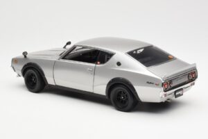 Nissan Skyline 2000 GT-R KPGC110 シルバー Kyosho 1:18 08255S メタル - 画像 7/8