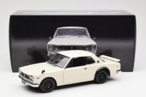 Nissan Skyline 2000 GT-R KPGC110 ホワイト Kyosho 1:18 08127W メタル - 画像 8/8