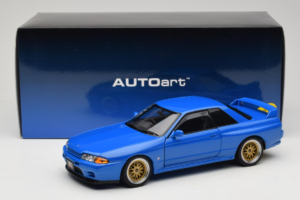 Nissan Skyline GT-R R32 V-Spec II Tuned ブルー AUTOart 1:18 77415 メタル - 画像 8/8