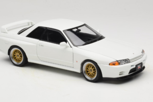 Nissan Skyline GT-R R32 V-Spec II Tuned Crystal White AUTOart 1:18 77416 メタル - 画像 6/8